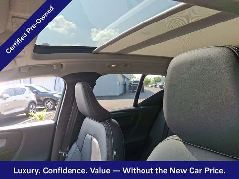 Used 2026 Volvo XC40 B5 Plus w/ Protection Package Premier AWD/4WD image 15