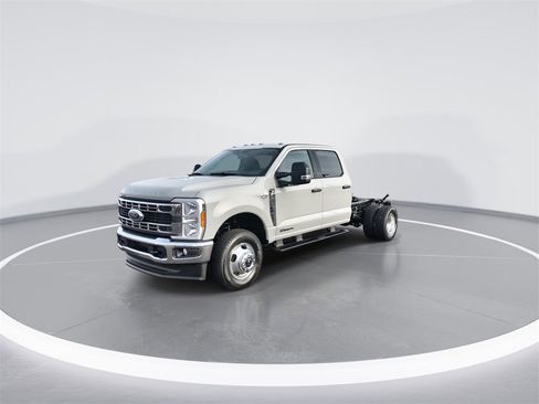 New 2026 Ford F350 XLT w/ XLT Value Package image 4