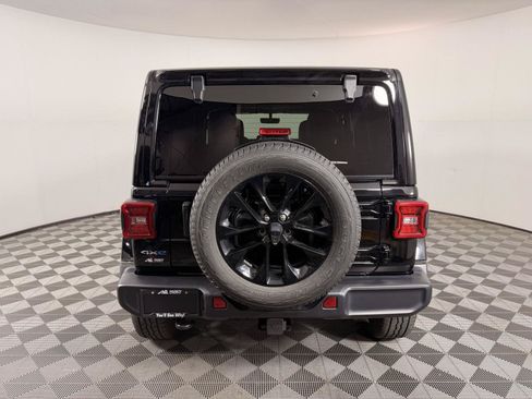 Used 2021 Jeep Wrangler Unlimited Sahara AWD/4WD image 4