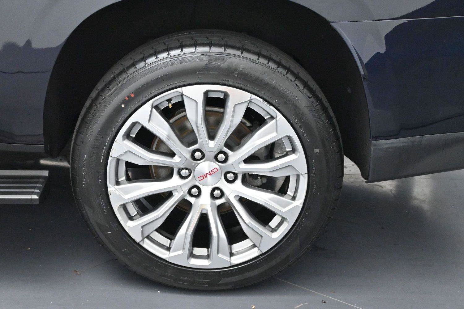 Used 2023 GMC Yukon XL Denali AWD/4WD image 42