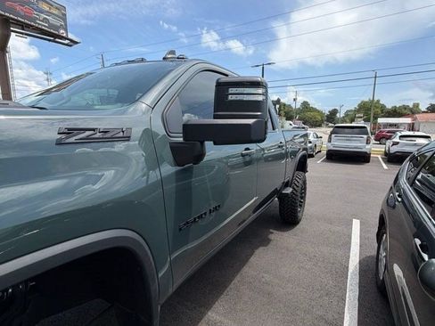 Used 2025 Chevrolet Silverado 2500 LT w/ Trail Boss Package AWD/4WD image 4