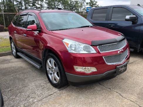Used 2012 Chevrolet Traverse LT w/ All-Star Edition FWD image 2