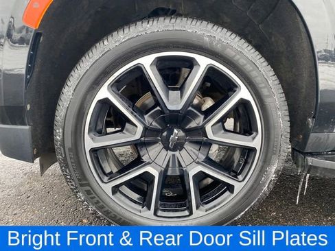 Used 2022 Chevrolet Suburban RST w/ Luxury Package image 24