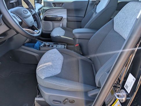 New 2026 Ford Maverick XLT w/ XLT Luxury Package FWD image 9