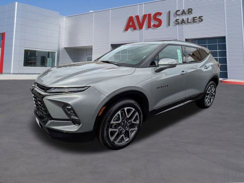 Used 2025 Chevrolet Blazer RS image 1