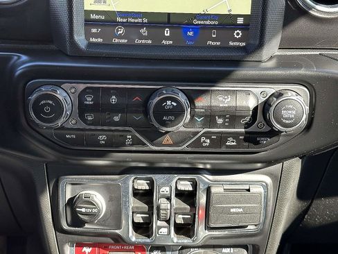 Used 2022 Jeep Wrangler Unlimited Rubicon w/ Xtreme Recon 35" Tire Package image 29