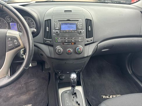 Used 2009 Hyundai Elantra w/ Premium-Sport Pkg 2 FWD image 10