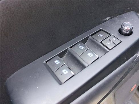 Used 2019 Toyota Highlander Limited FWD image 12