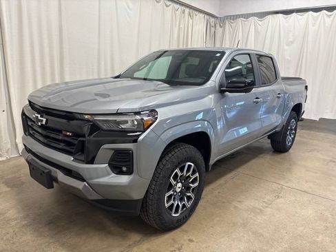 Used 2026 Chevrolet Colorado Z71 w/ Technology Package AWD/4WD image 8