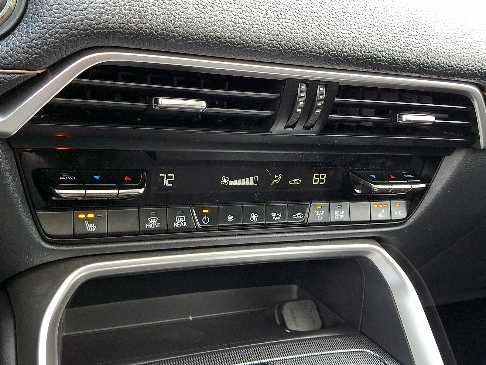 Certified 2024 MAZDA CX-90 Plug-In Hybrid w/ Premium Pkg AWD/4WD image 20