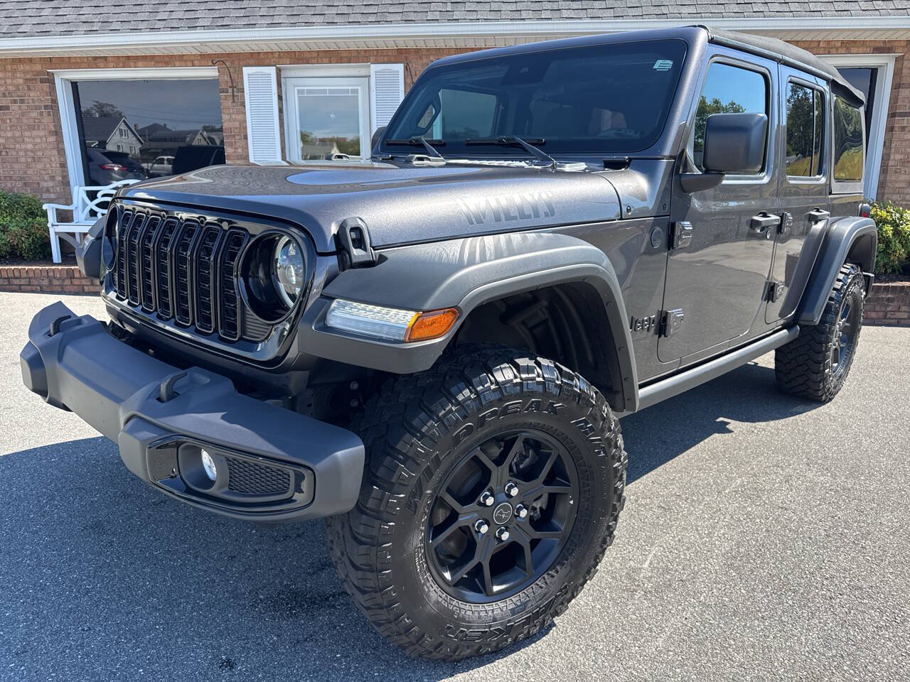 Used 2024 Jeep Wrangler Unlimited Sport AWD/4WD image 46