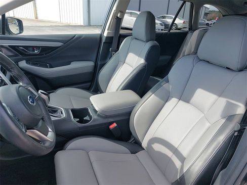 Used 2025 Subaru Outback Limited image 12