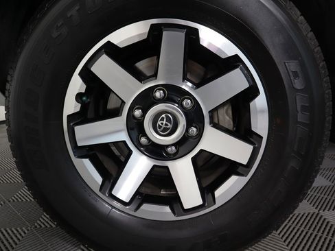 Used 2021 Toyota 4Runner TRD Off-Road image 32