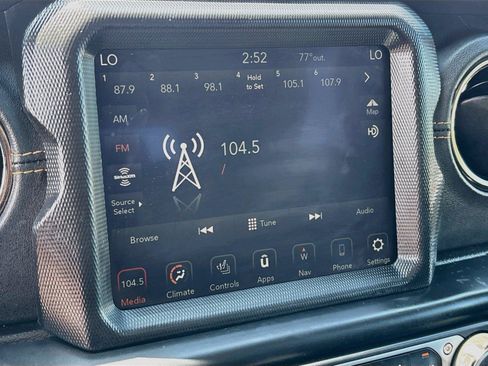 Used 2023 Jeep Gladiator Overland AWD/4WD image 15