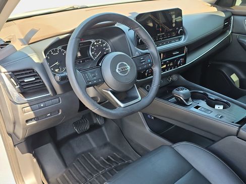 Used 2021 Nissan Rogue SL w/ Premium Package FWD image 16