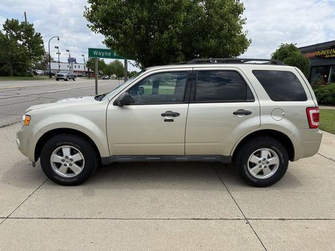 Used 2011 Ford Escape XLT w/ 202A Rapid Spec Order Code AWD/4WD image 8