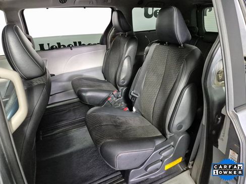 Used 2011 Toyota Sienna SE image 21
