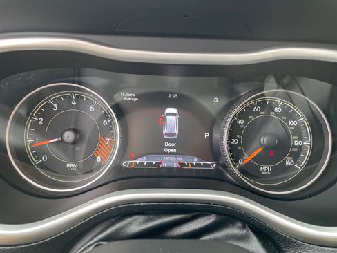 Used 2015 Jeep Cherokee Limited image 13