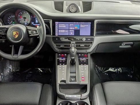 Certified 2025 Porsche Macan S image 20