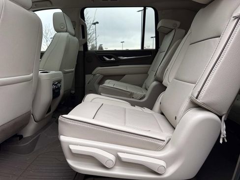 Used 2023 GMC Yukon XL Denali image 15