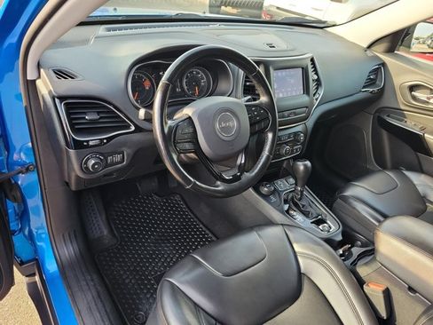 Used 2020 Jeep Cherokee Latitude Plus AWD/4WD image 24