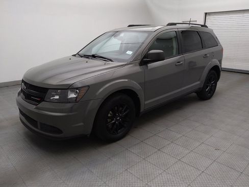 Used 2020 Dodge Journey SE w/ Blacktop Package FWD image 2