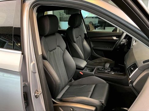 Certified 2025 Audi Q5 2.0T Premium Plus w/ Premium Plus Package image 8