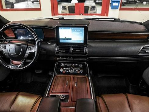 Used 2021 Lincoln Navigator L Reserve w/ Luxury Package image 14