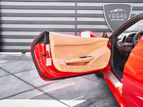 Used 2012 Ferrari 458 Spider RWD image 31