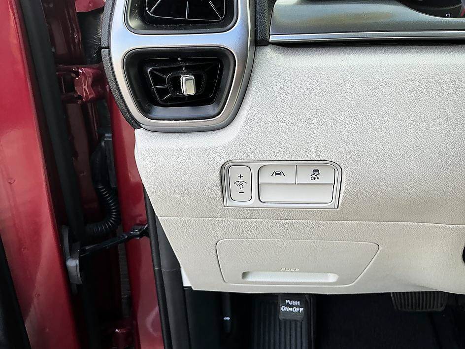 Used 2022 Kia Sorento S FWD image 13