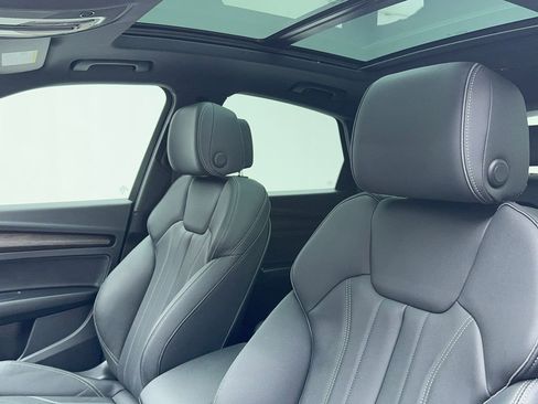 Used 2024 Audi Q5 2.0T Premium w/ Convenience Package image 37