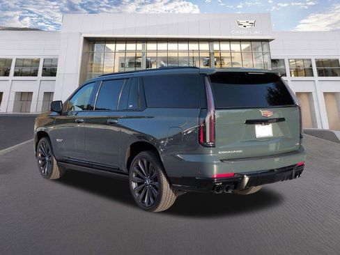 Certified 2025 Cadillac Escalade ESV V AWD/4WD image 6