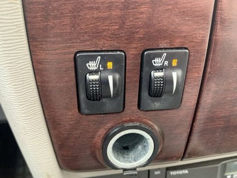 Used 2013 Toyota Sienna XLE image 20