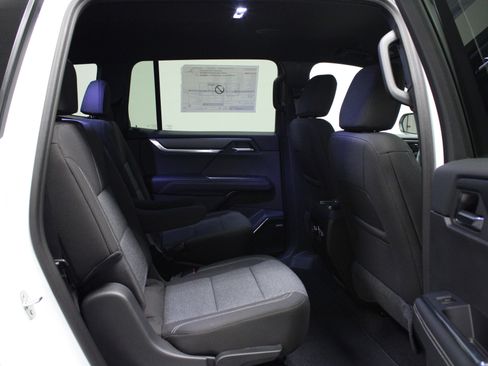 New 2026 GMC Acadia Elevation FWD image 16