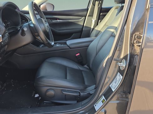 Used 2021 MAZDA MAZDA3 s FWD image 9