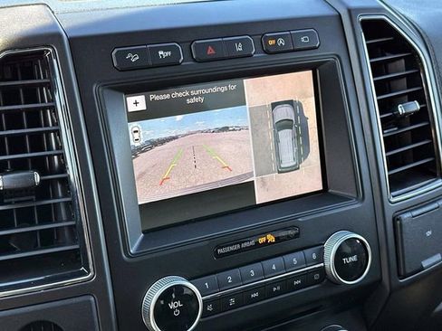 Used 2018 Ford Expedition Limited w/ Equipment Group 302A AWD/4WD image 27