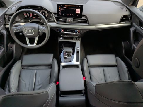 Certified 2025 Audi Q5 2.0T Premium w/ Convenience Plus Package image 28