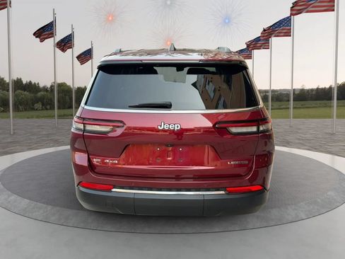 Used 2021 Jeep Grand Cherokee L Limited AWD/4WD image 11