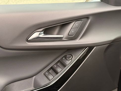 Used 2025 Chevrolet Equinox LT image 23