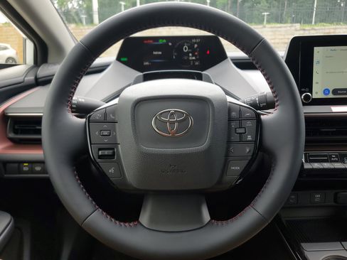New 2026 Toyota Prius Plug-In Hybrid FWD image 17