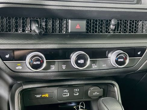 Used 2025 Honda CR-V EX image 17