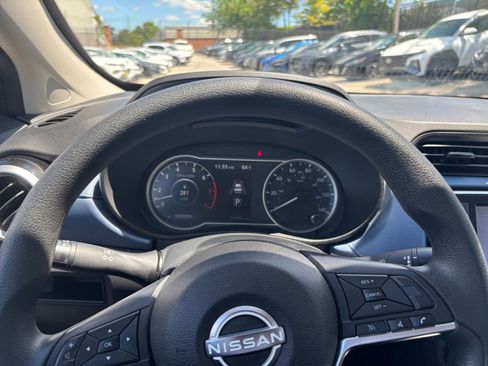 Used 2025 Nissan Versa SV FWD image 35