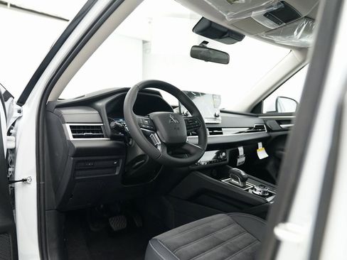 Used 2024 Mitsubishi Outlander SE image 20