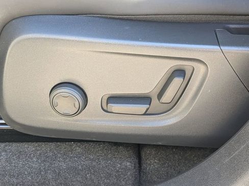 Certified 2023 Volvo C40 P8 Recharge Plus image 25