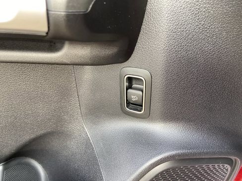 Used 2021 Mercedes-Benz GLB 250 4MATIC image 48