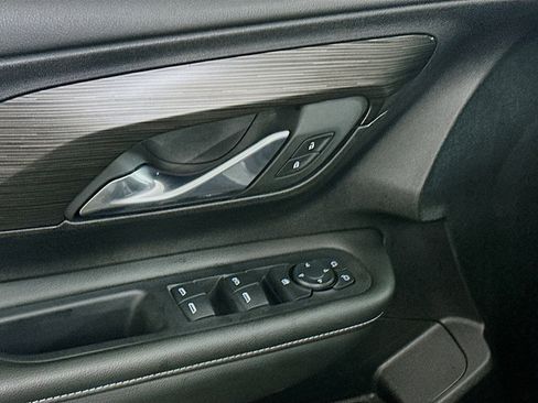 Used 2024 GMC Terrain SLE image 15