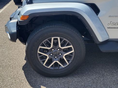 Used 2024 Jeep Wrangler Unlimited Sahara AWD/4WD image 8