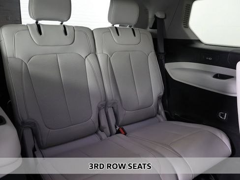 Used 2023 Jeep Grand Cherokee L Overland w/ Advanced Protech Group III AWD/4WD image 13