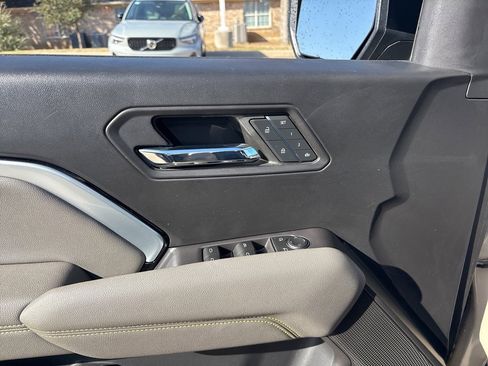 Used 2023 Chevrolet Colorado ZR2 w/ ZR2 Convenience Package III image 15