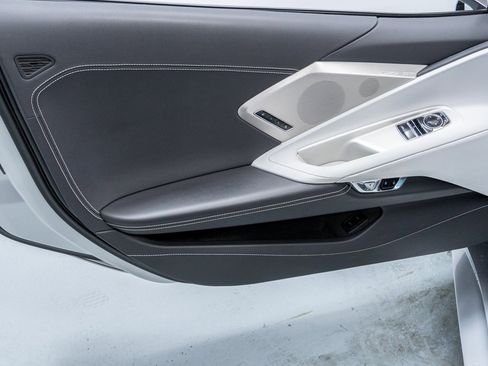 Used 2020 Chevrolet Corvette Stingray Preferred Cpe w/ 2LT Preferred Equipment Group image 19